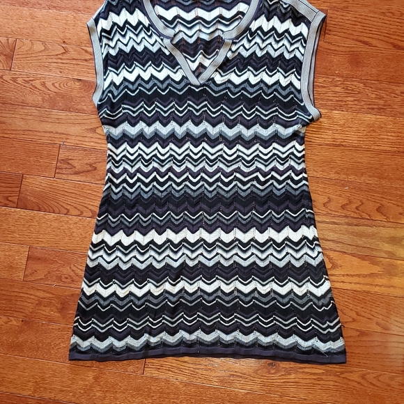 BCBG Max Azria chevron tunic - Picture 6 of 6